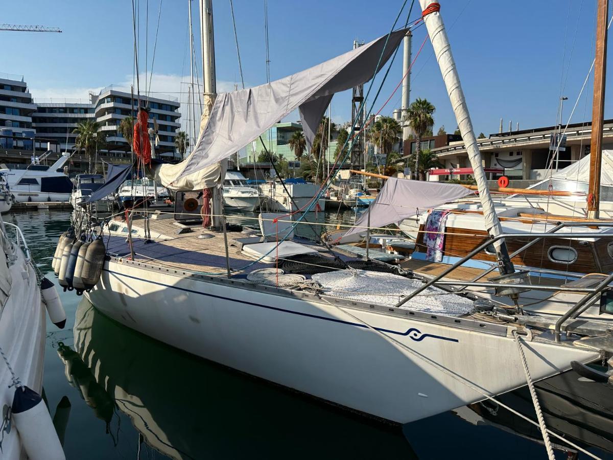 Hotel Unique Wooden Sail Yacht + 2 Bikes Included! à Sant Adrià de Besòs Extérieur photo