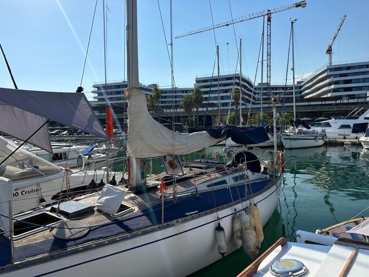 Hotel Unique Wooden Sail Yacht + 2 Bikes Included! à Sant Adrià de Besòs Extérieur photo
