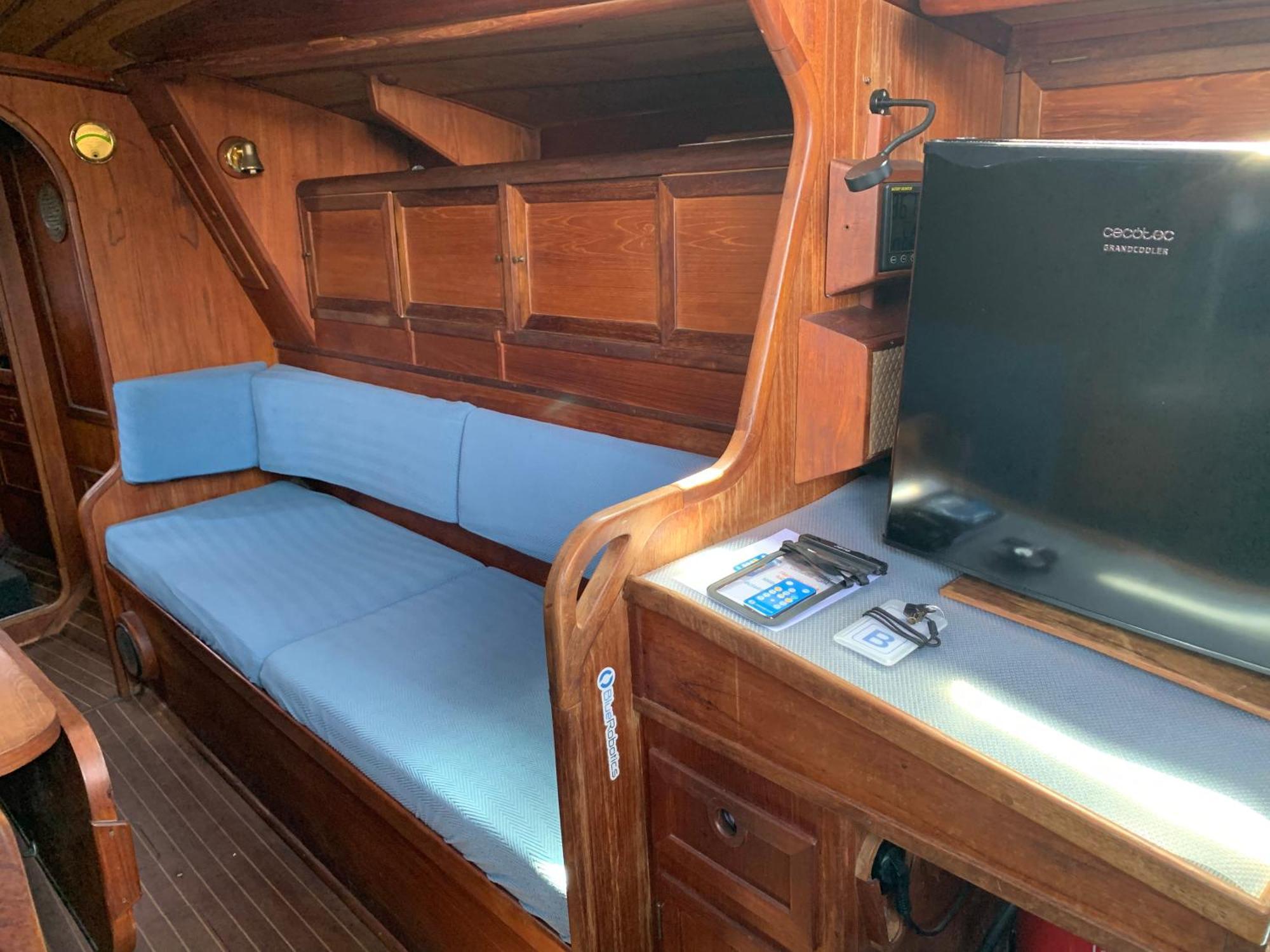 Hotel Unique Wooden Sail Yacht + 2 Bikes Included! à Sant Adrià de Besòs Extérieur photo